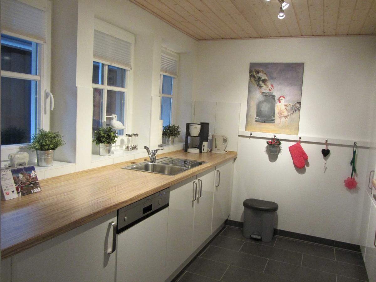 Fewo Kleine Brise Greetsiel Apartment Bagian luar foto